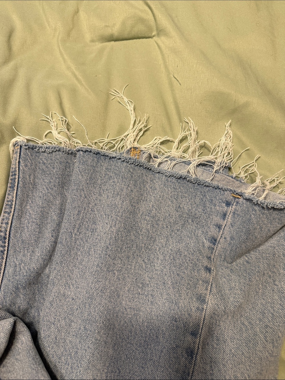 Old Navy Light Blue Straight-Leg Jeans with Frayed Hem - Picture 4 of 6